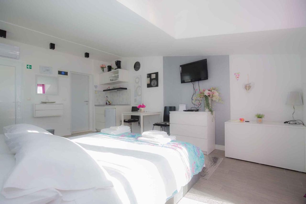 Apartments In Rogoznica 36019 Екстер'єр фото
