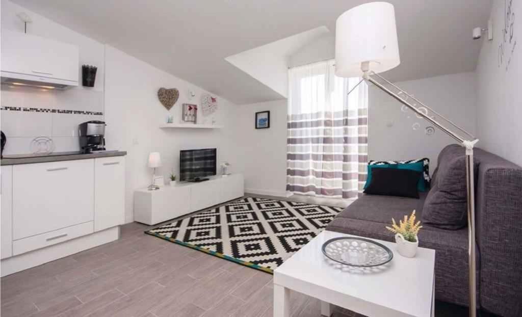 Apartments In Rogoznica 36019 Екстер'єр фото